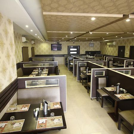 بونديتْشيري Vels Hotel المظهر الخارجي الصورة