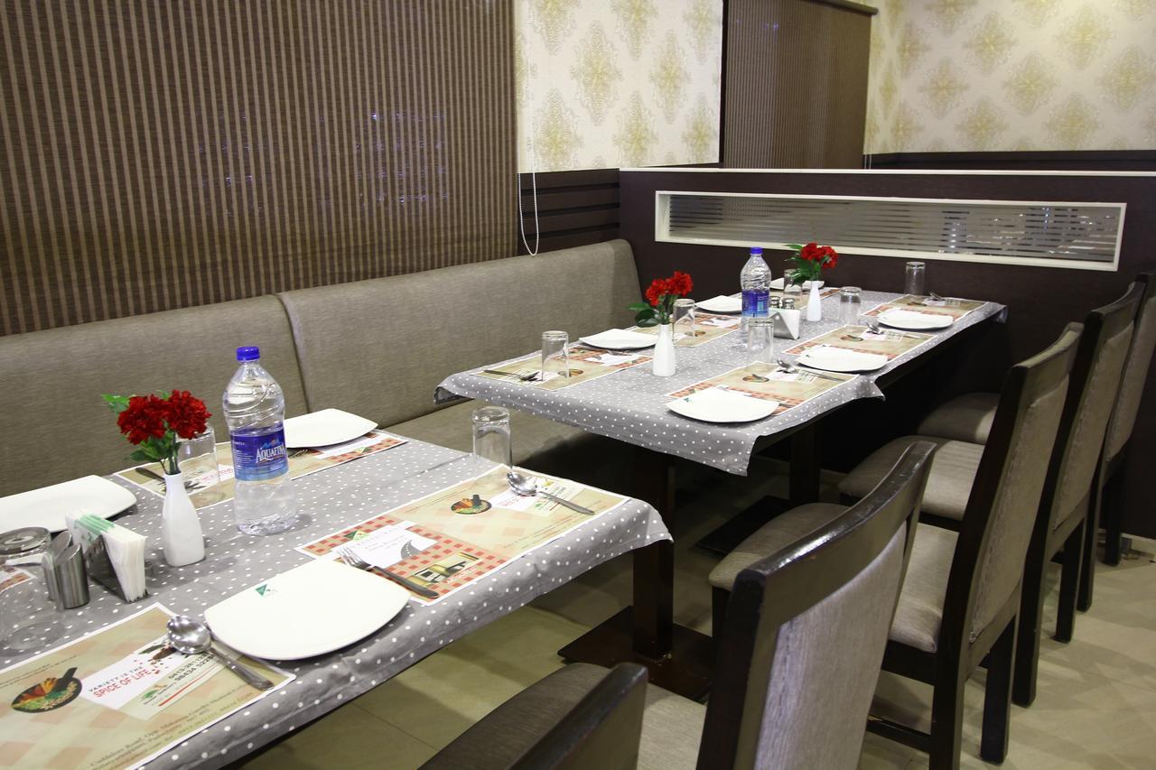 بونديتْشيري Vels Hotel المظهر الخارجي الصورة