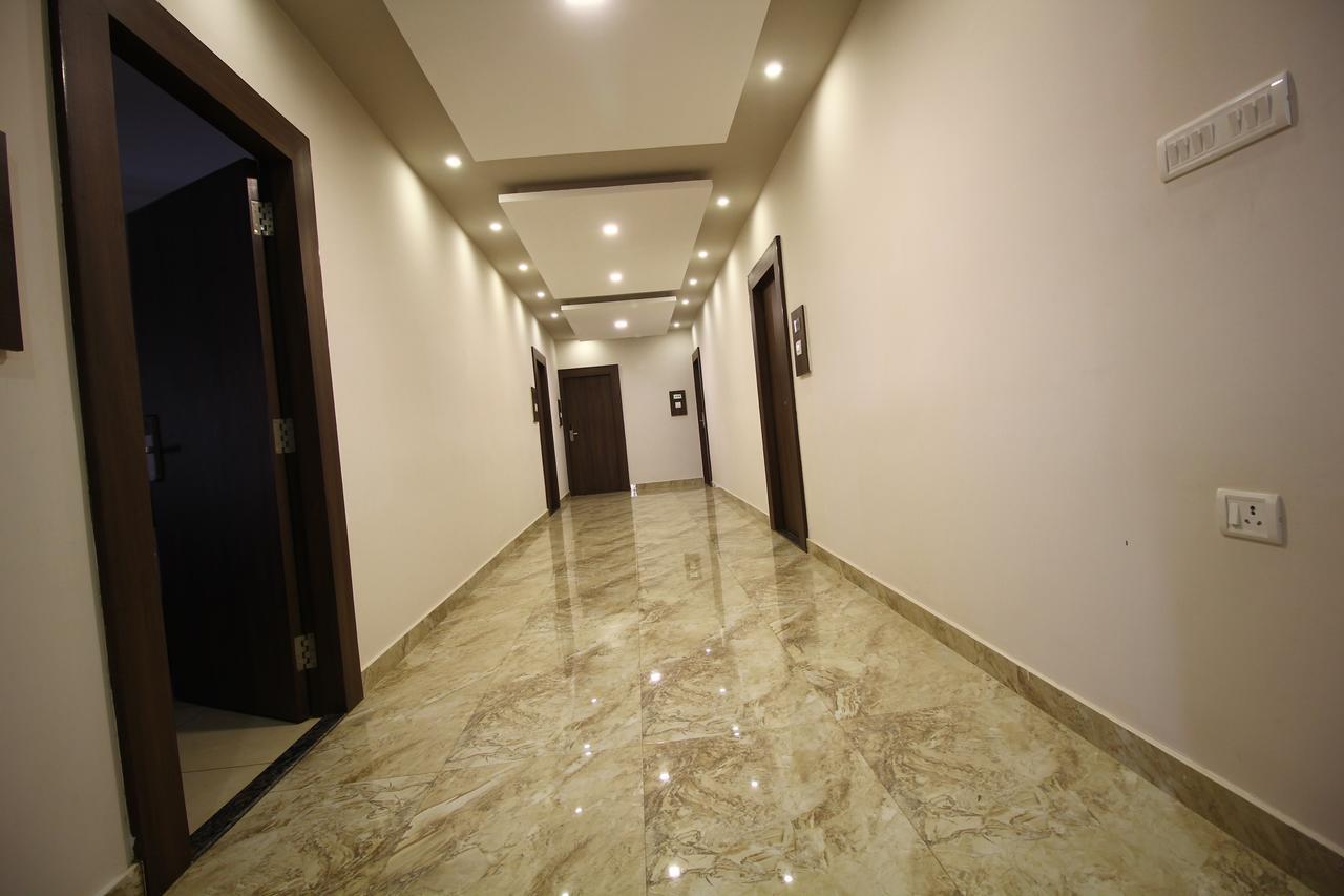 بونديتْشيري Vels Hotel المظهر الخارجي الصورة